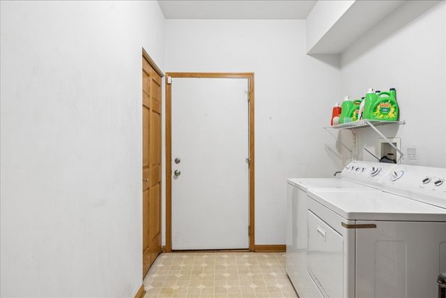 39581 N Cambridge Boulevard, Beach Park, IL 60083