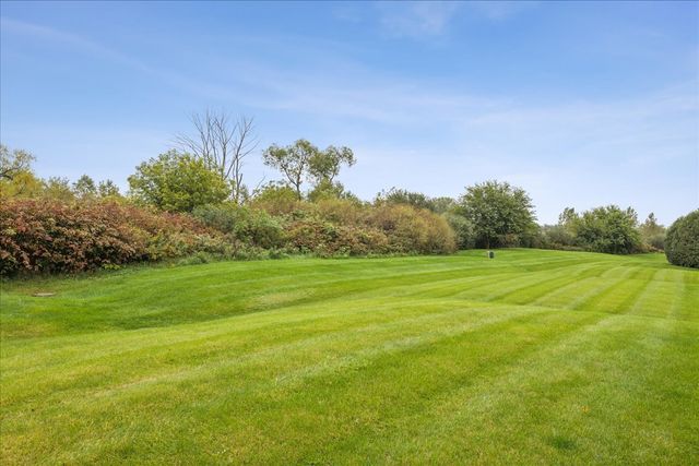 39581 N Cambridge Boulevard, Beach Park, IL 60083
