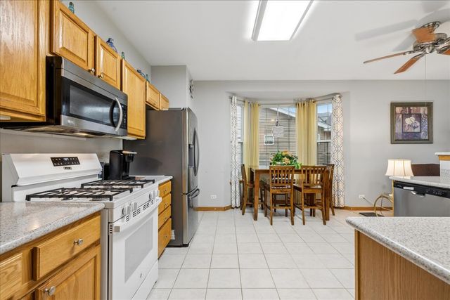 39581 N Cambridge Boulevard, Beach Park, IL 60083