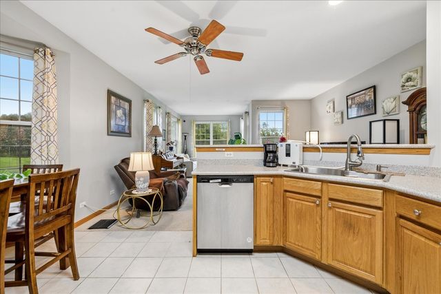 39581 N Cambridge Boulevard, Beach Park, IL 60083