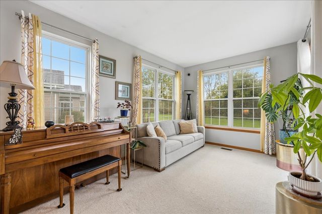 39581 N Cambridge Boulevard, Beach Park, IL 60083