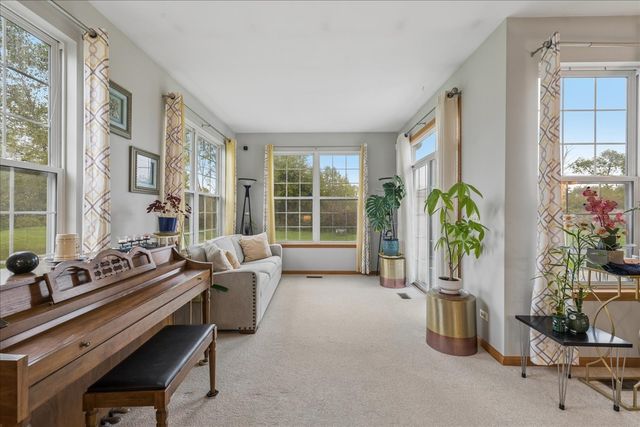 39581 N Cambridge Boulevard, Beach Park, IL 60083