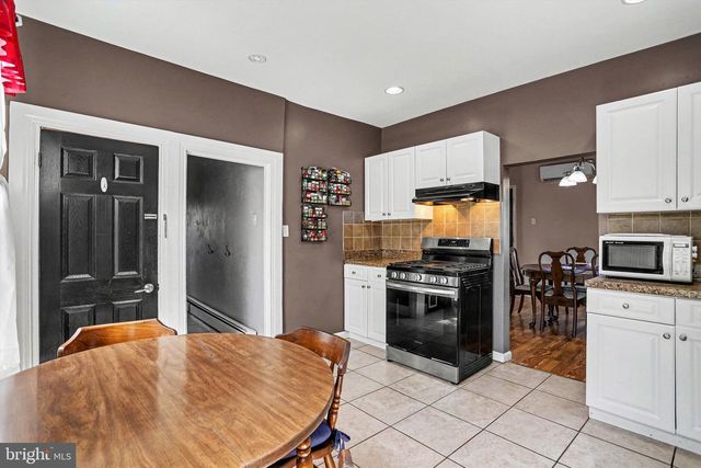 51 W PENNSYLVANIA AVE, Yoe, PA 17313