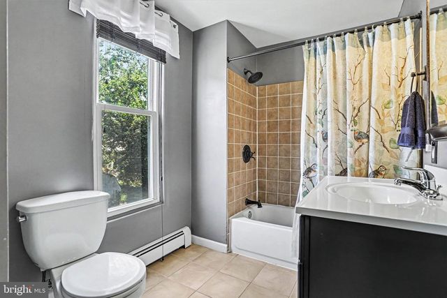 51 W PENNSYLVANIA AVE, Yoe, PA 17313