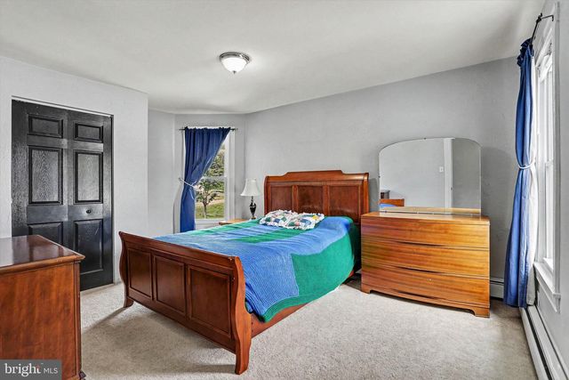 51 W PENNSYLVANIA AVE, Yoe, PA 17313