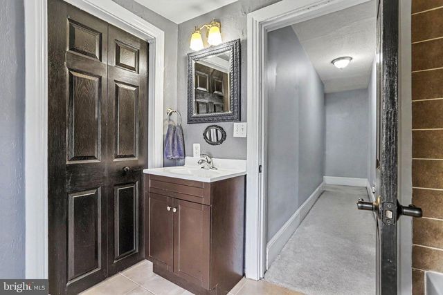 51 W PENNSYLVANIA AVE, Yoe, PA 17313