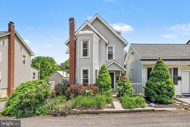 51 W PENNSYLVANIA AVE, Yoe, PA 17313
