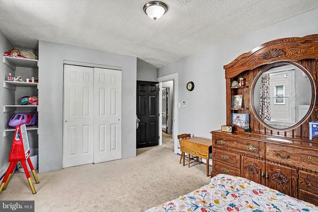 51 W PENNSYLVANIA AVE, Yoe, PA 17313