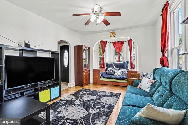 51 W PENNSYLVANIA AVE, Yoe, PA 17313