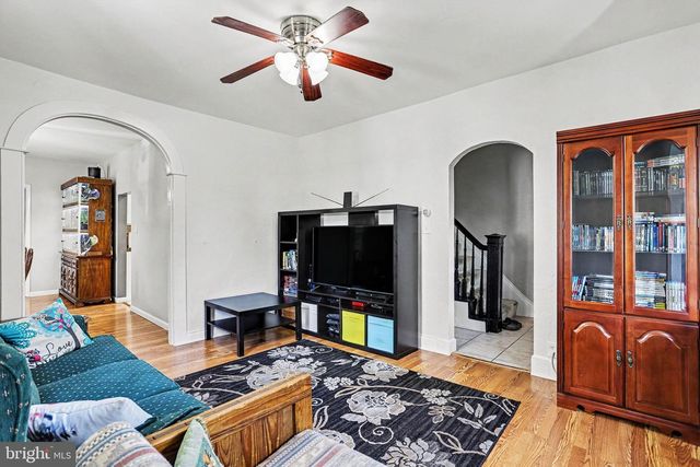 51 W PENNSYLVANIA AVE, Yoe, PA 17313