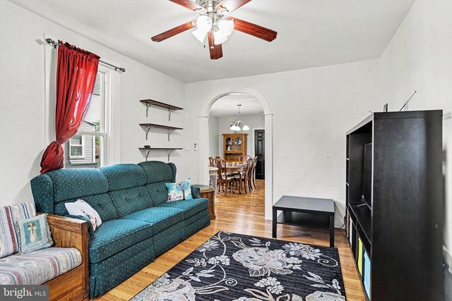 51 W PENNSYLVANIA AVE, Yoe, PA 17313