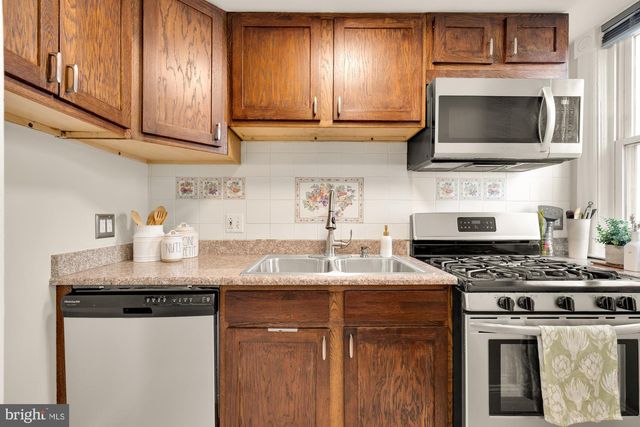 1620 HAMLIN ST NE, Washington, DC 20018