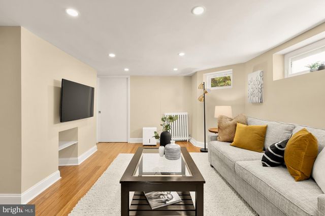 1620 HAMLIN ST NE, Washington, DC 20018