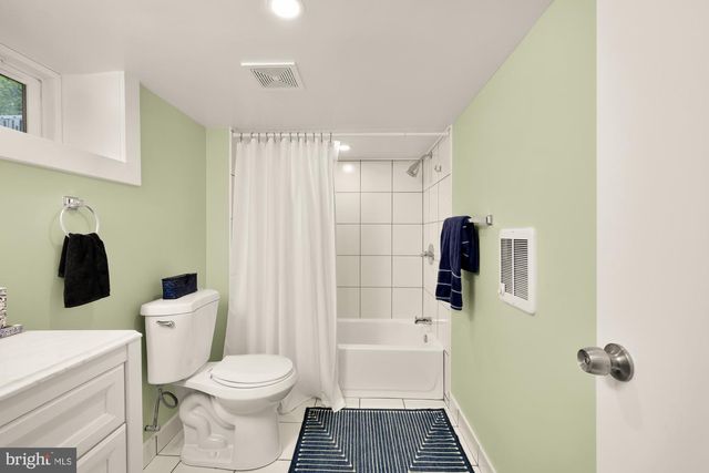 1620 HAMLIN ST NE, Washington, DC 20018
