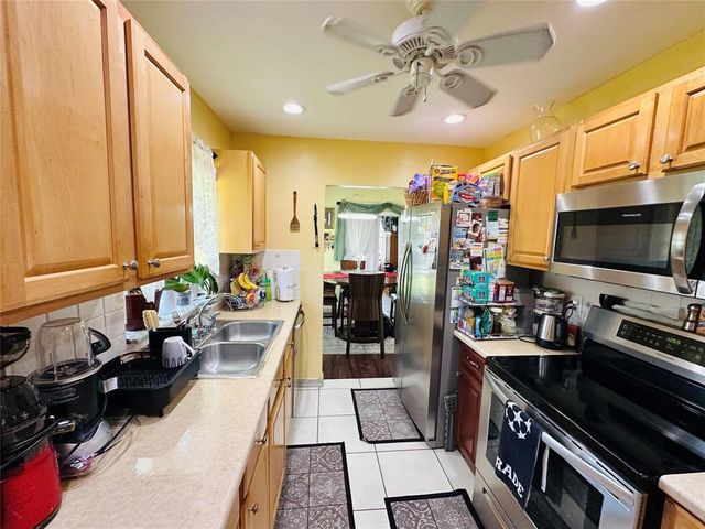 8431 NW 12th Street D68, Plantation, FL 33322