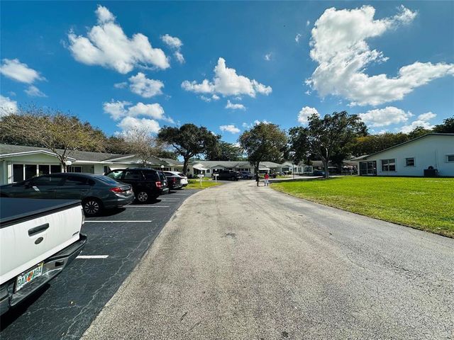 8431 NW 12th Street D68, Plantation, FL 33322