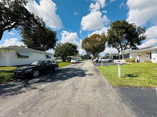 8431 NW 12th Street D68, Plantation, FL 33322