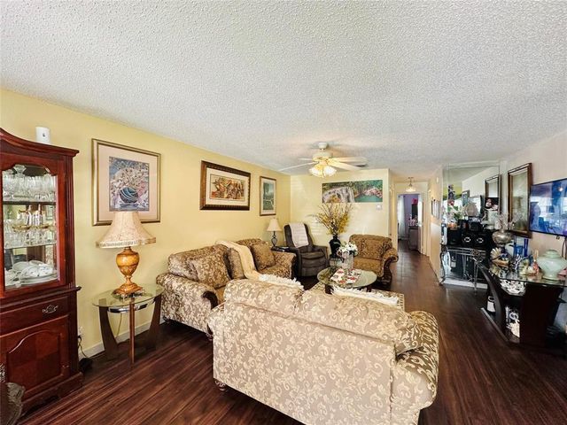 8431 NW 12th Street D68, Plantation, FL 33322