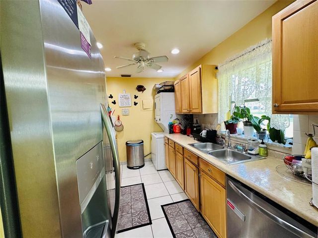 8431 NW 12th Street D68, Plantation, FL 33322