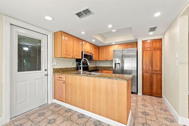 764 LAKEWOOD DRIVE, Palm Harbor, FL 34684