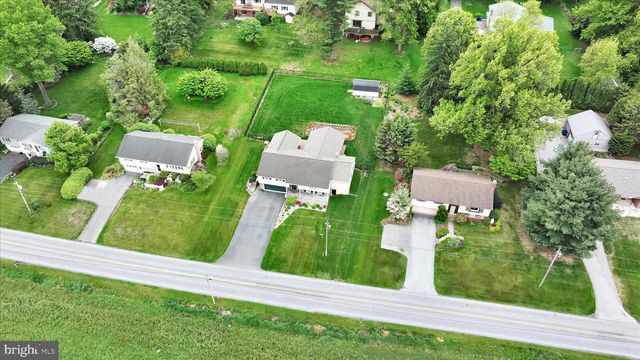 230 EDGEWOOD DR, New Holland, PA 17557