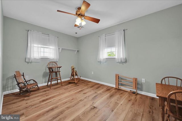 230 EDGEWOOD DR, New Holland, PA 17557