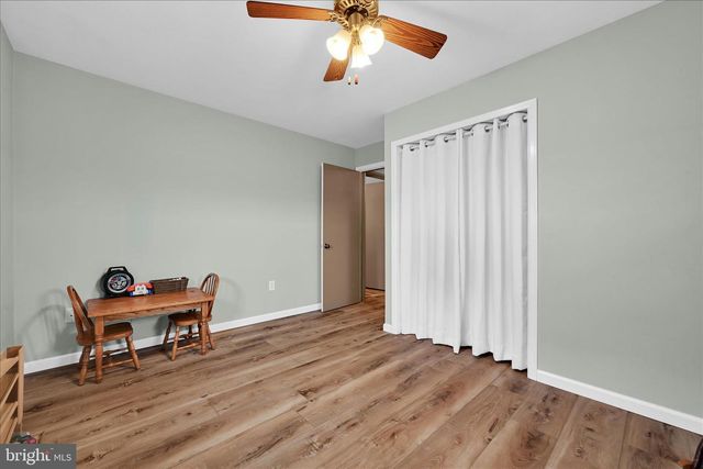 230 EDGEWOOD DR, New Holland, PA 17557