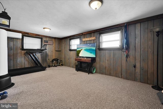 230 EDGEWOOD DR, New Holland, PA 17557