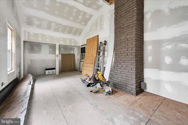 230 EDGEWOOD DR, New Holland, PA 17557