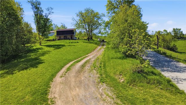 776 Fraction Rd, West Finley, PA 15377