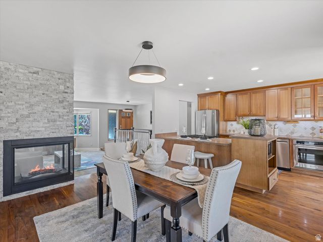 1969 E FALCONHURST CIR, Sandy, UT 84092