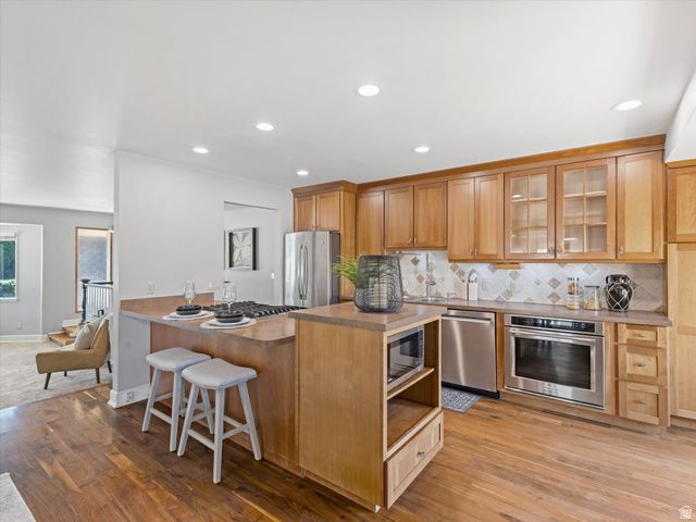 1969 E FALCONHURST CIR, Sandy, UT 84092