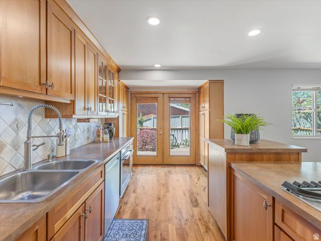 1969 E FALCONHURST CIR, Sandy, UT 84092