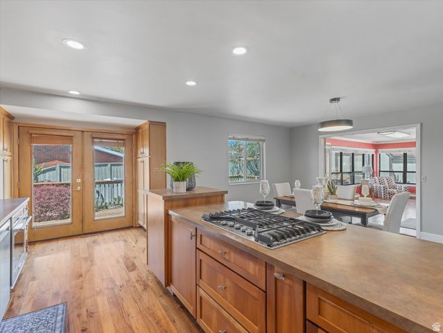 1969 E FALCONHURST CIR, Sandy, UT 84092