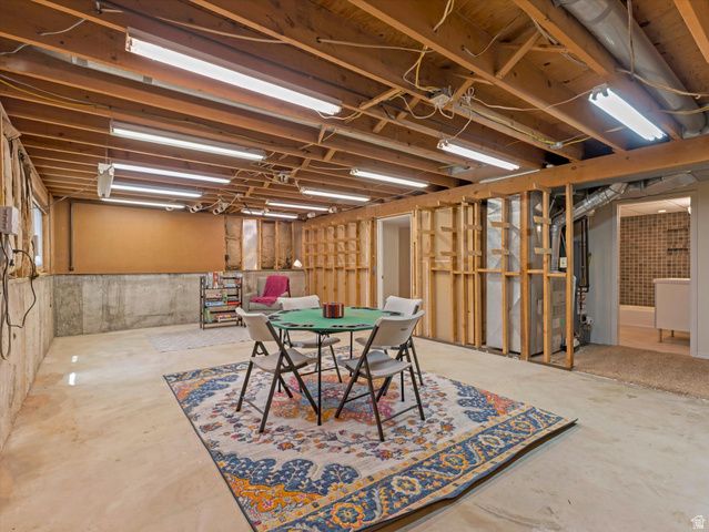 1969 E FALCONHURST CIR, Sandy, UT 84092