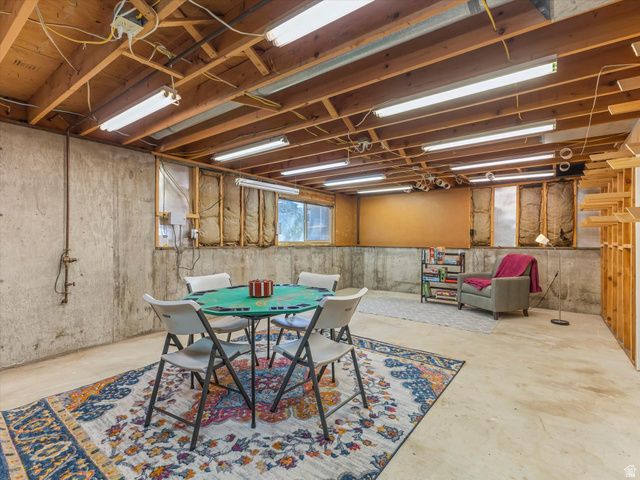 1969 E FALCONHURST CIR, Sandy, UT 84092