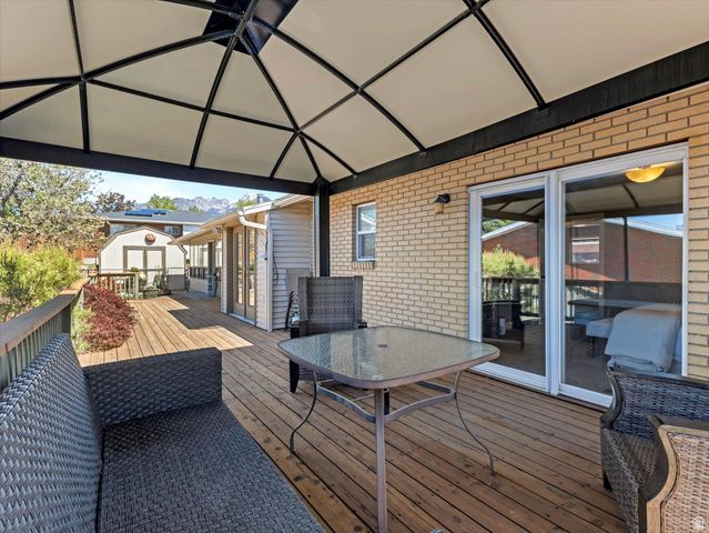 1969 E FALCONHURST CIR, Sandy, UT 84092