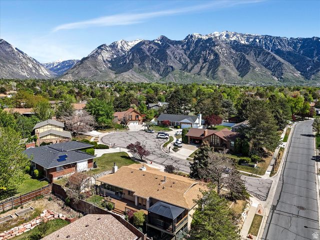 1969 E FALCONHURST CIR, Sandy, UT 84092