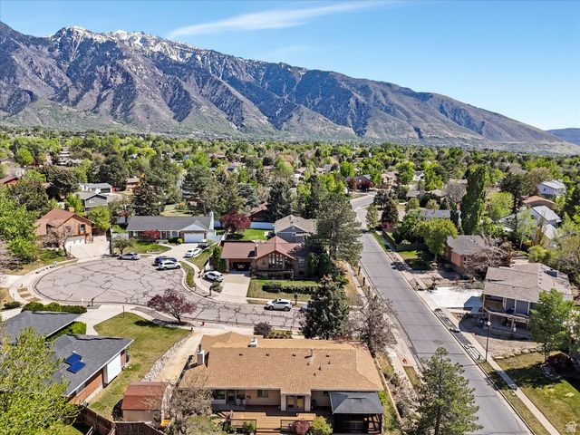 1969 E FALCONHURST CIR, Sandy, UT 84092