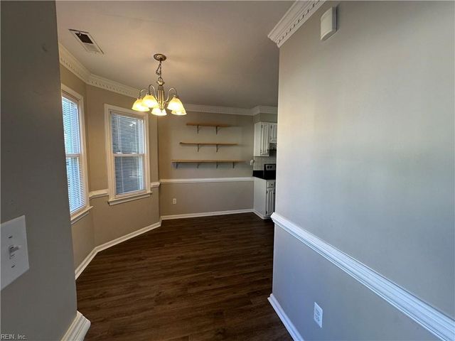 2023 Candlelight DR, Chesapeake, VA 23325