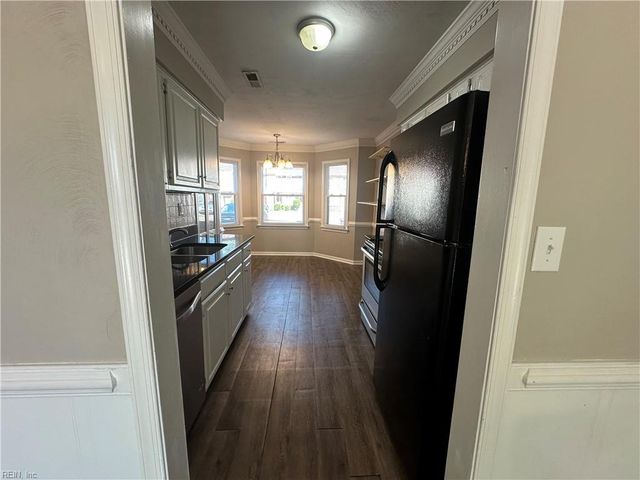 2023 Candlelight DR, Chesapeake, VA 23325