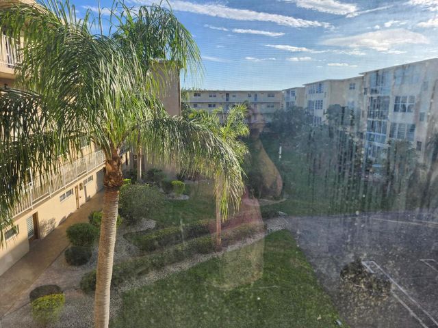 300 NE 26th Avenue 305, Boynton Beach, FL 33435