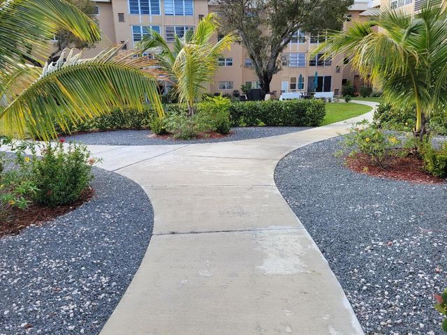 300 NE 26th Avenue 305, Boynton Beach, FL 33435