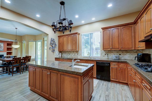 4968 W Pinedale Avenue, Fresno, CA 93722