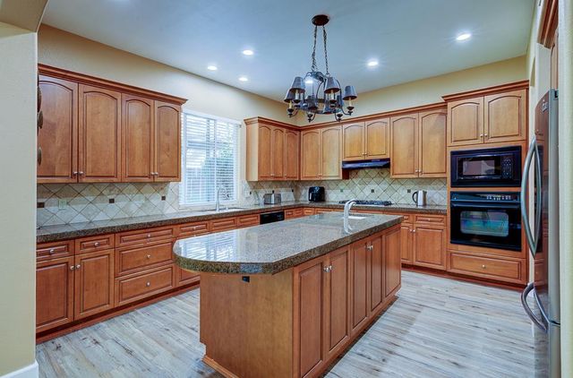 4968 W Pinedale Avenue, Fresno, CA 93722