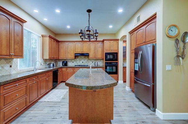 4968 W Pinedale Avenue, Fresno, CA 93722