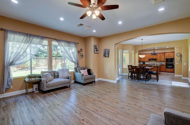 4968 W Pinedale Avenue, Fresno, CA 93722