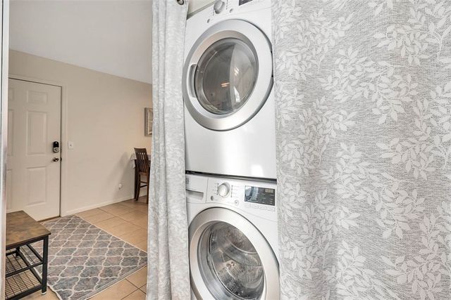 100 Blair Road D8, St Simons Island, GA 31522