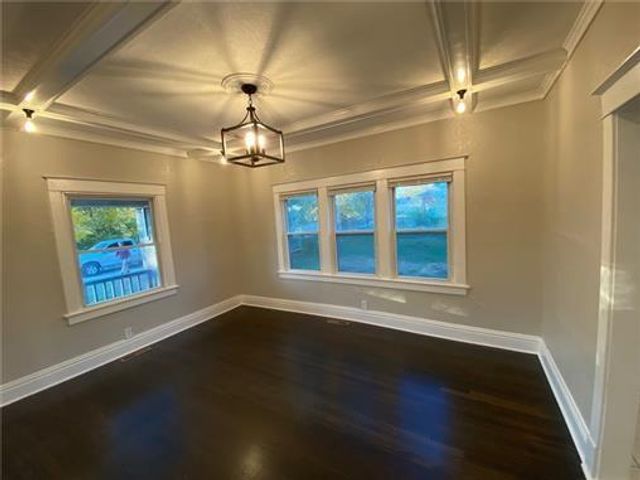 4041 Euclic Avenue, Kansas City, MO 64130