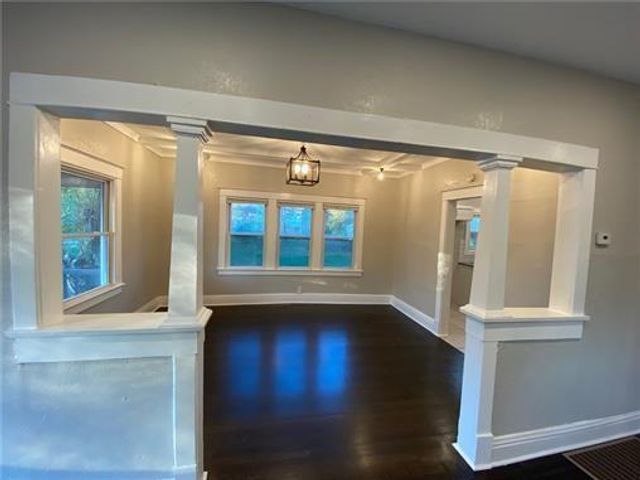 4041 Euclic Avenue, Kansas City, MO 64130